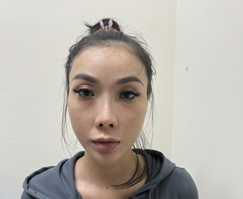 bat giu nu quai xuat canh tron truy na ve hanh vi mua ban nguoi duoi 16 tuoi bat giu nu quai xuat canh tron truy na ve hanh vi mua ban nguoi duoi 16 tuoi