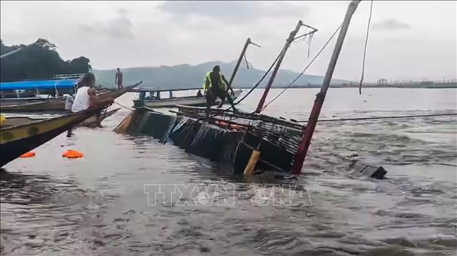 da co it nhat 26 nguoi thiet mang trong vu lat tau cho khach tai philippines2 da co it nhat 26 nguoi thiet mang trong vu lat tau cho khach tai philippines2
