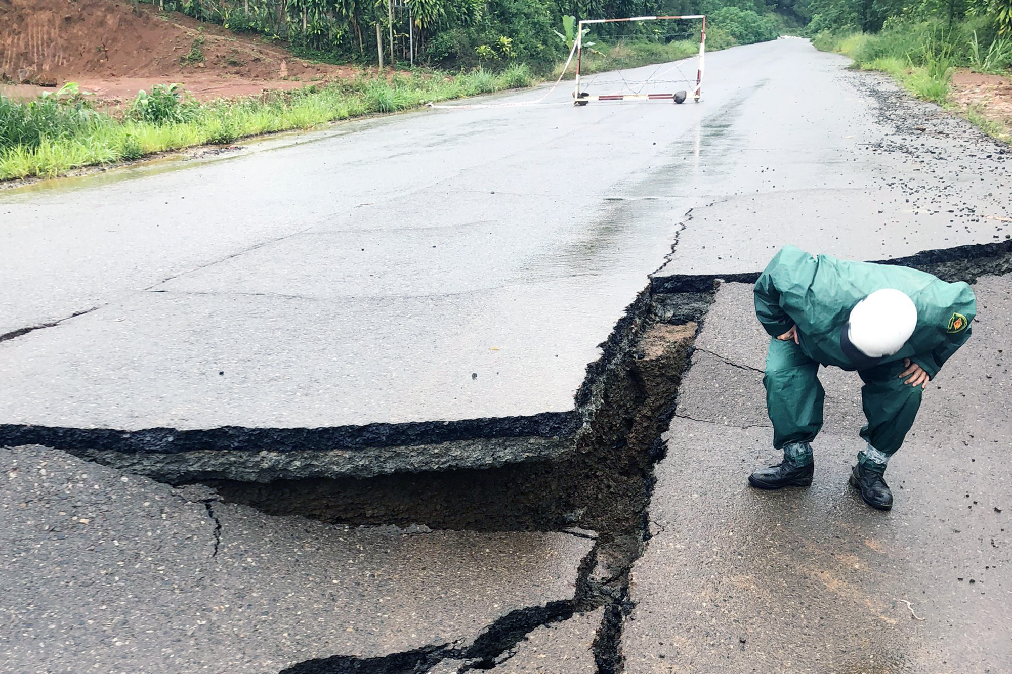 nhieu tuyen duong tranh o lam dong sut lun nut toac nghiem trong 2 nhieu tuyen duong tranh o lam dong sut lun nut toac nghiem trong 2