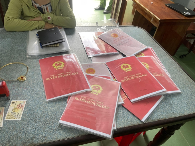 dan dung gia the khung nu quai am muu chiem doat tai san cua gia dinh chong2 dan dung gia the khung nu quai am muu chiem doat tai san cua gia dinh chong2
