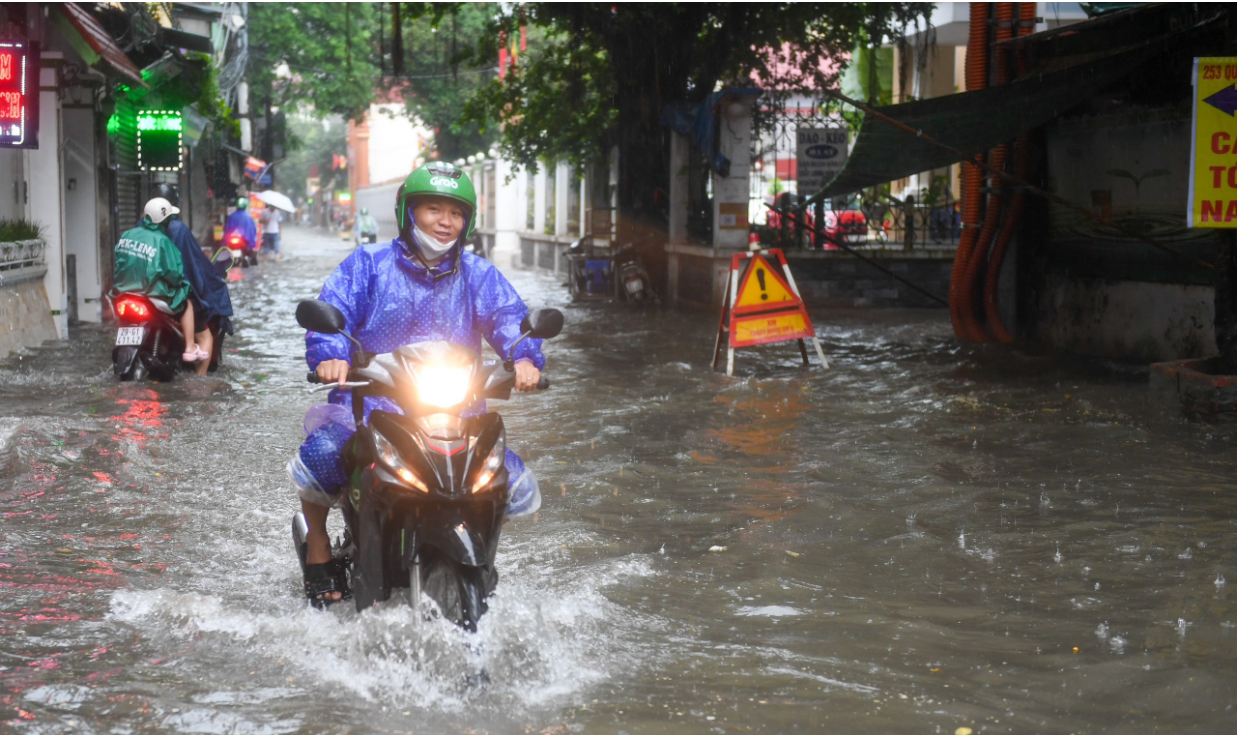 ha noi mua lon co nguy co gay ngap