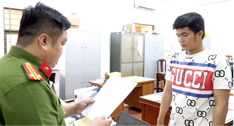 khoi to nhom thanh nien gay roi trat tu cong cong gay ra an mang tai an giang2