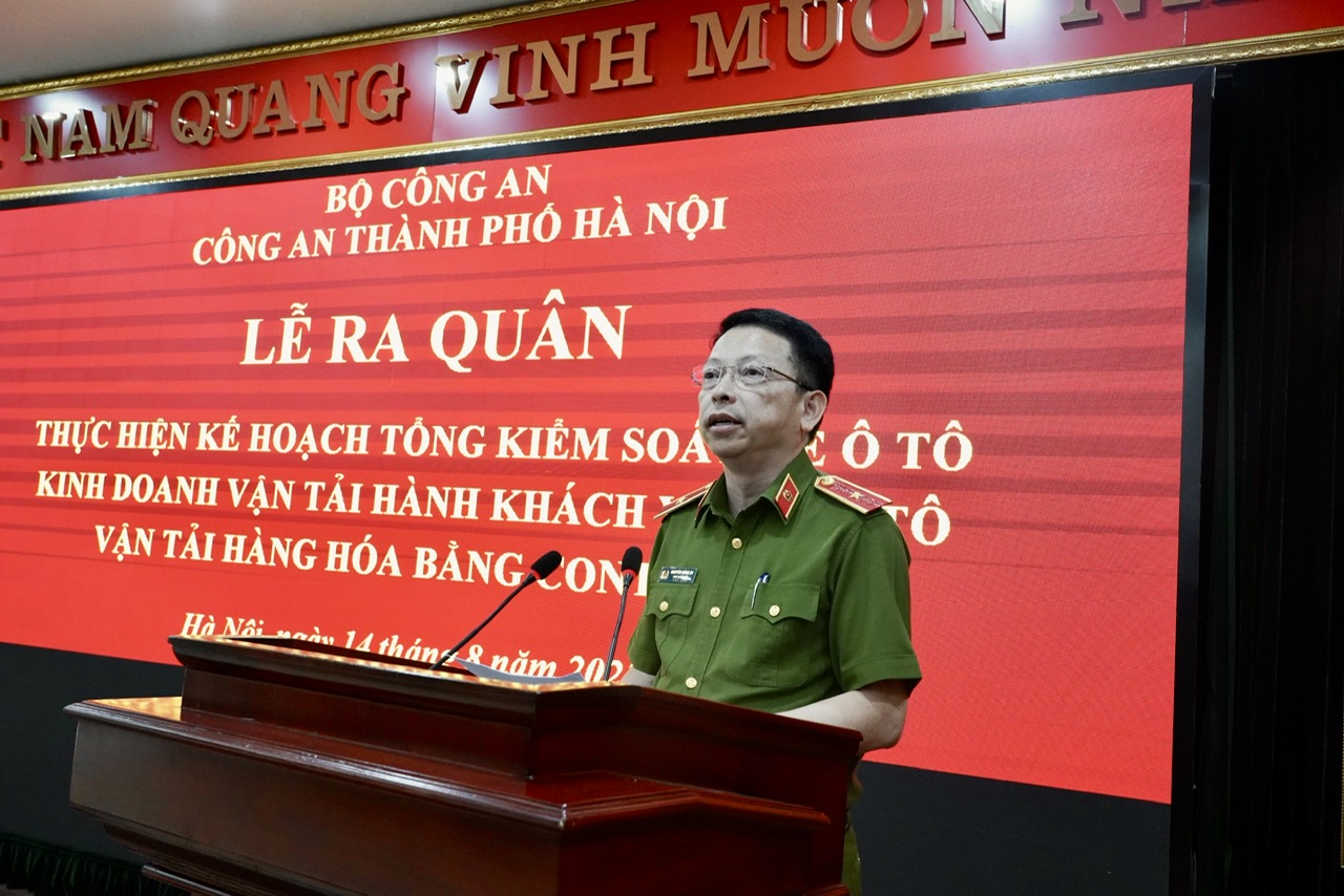 cong an ha noi ra quan tong kiem soat xe o to kinh doanh van tai hanh khach va xe container3 cong an ha noi ra quan tong kiem soat xe o to kinh doanh van tai hanh khach va xe container3