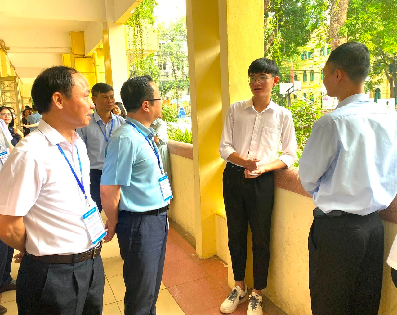 tuyen dung 2 tuyen dung 2
