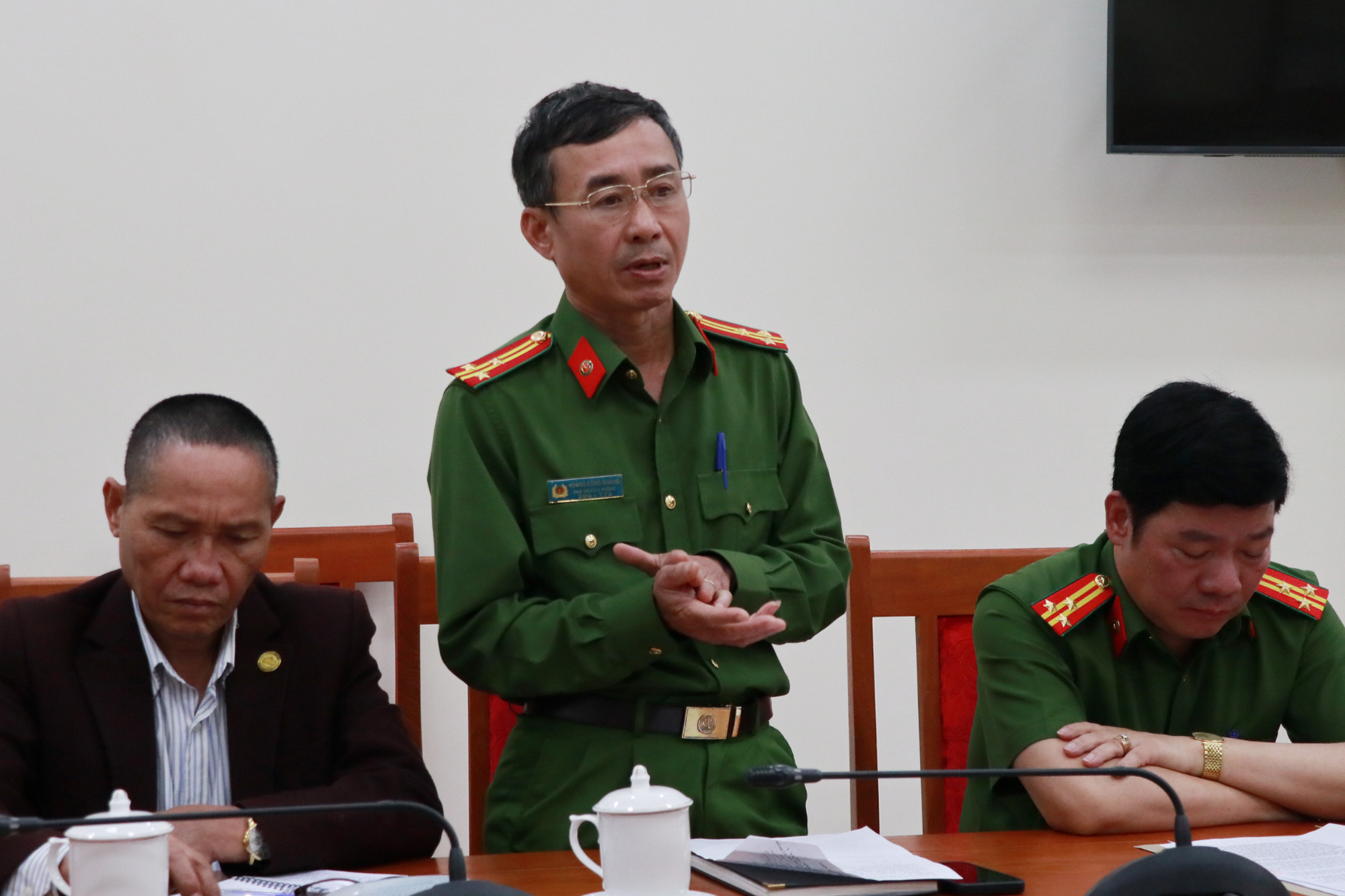 thuong ta hoang cong quang pho truong phong canh sat hinh su cong an tinh lam dong 596 thuong ta hoang cong quang pho truong phong canh sat hinh su cong an tinh lam dong 596
