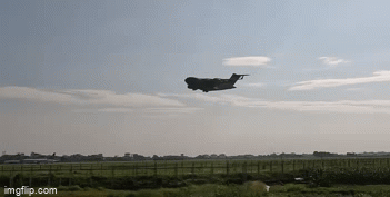 boeing c 17 globemaster iii cua khong quan my da ha canh xuong san bay noi bai6