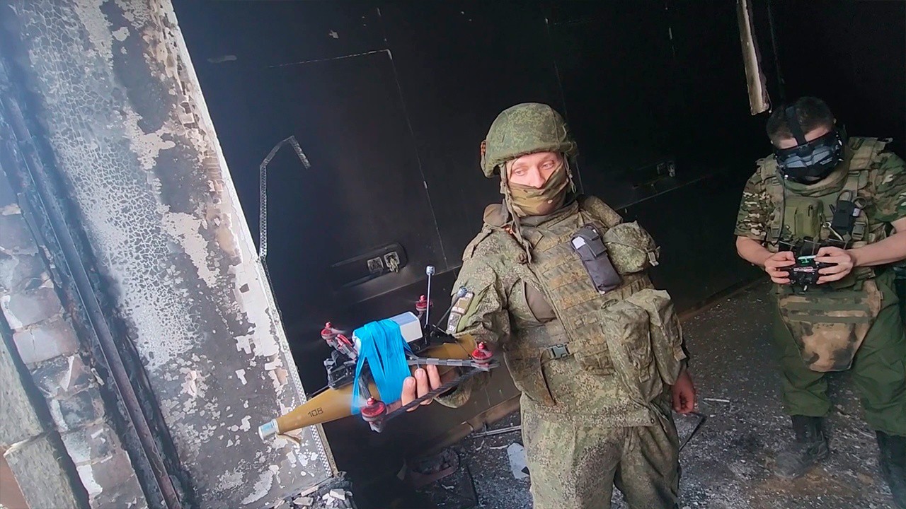 video nga he lo cach gan dau dan vao uav tu sattap kich noi an nau cua binh si ukraine binh si 1 1693899128 444 width1280height720 video nga he lo cach gan dau dan vao uav tu sattap kich noi an nau cua binh si ukraine binh si 1 1693899128 444 width1280height720