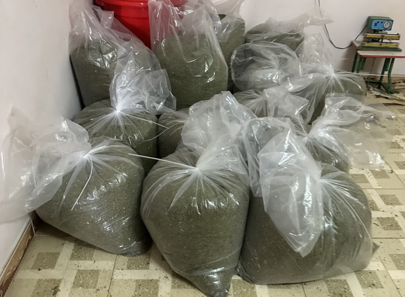 ben trong xuong dieu che thao duoc nghi co my quy mo lon o khanh hoa3