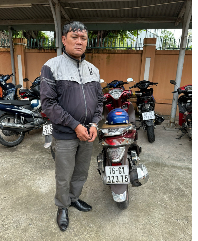 bat duoc doi tuong danh trao hon 500 to ve so cua nguoi phu nu khong tay khong chan bat duoc doi tuong danh trao hon 500 to ve so cua nguoi phu nu khong tay khong chan