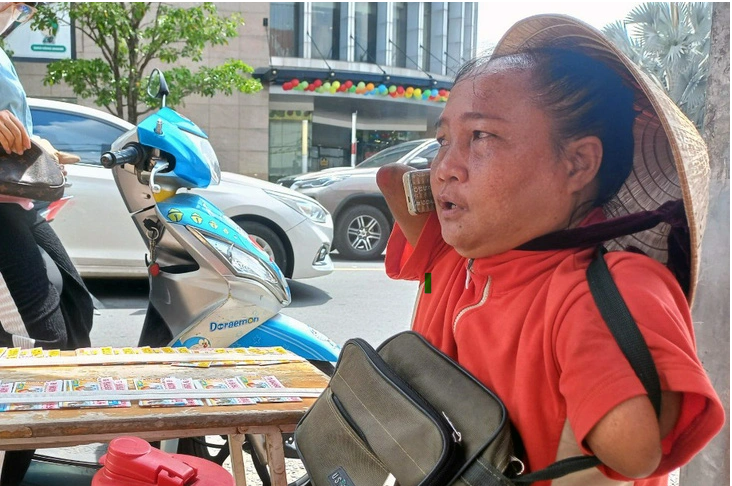 bat duoc doi tuong danh trao hon 500 to ve so cua nguoi phu nu khong tay khong chan bat duoc doi tuong danh trao hon 500 to ve so cua nguoi phu nu khong tay khong chan