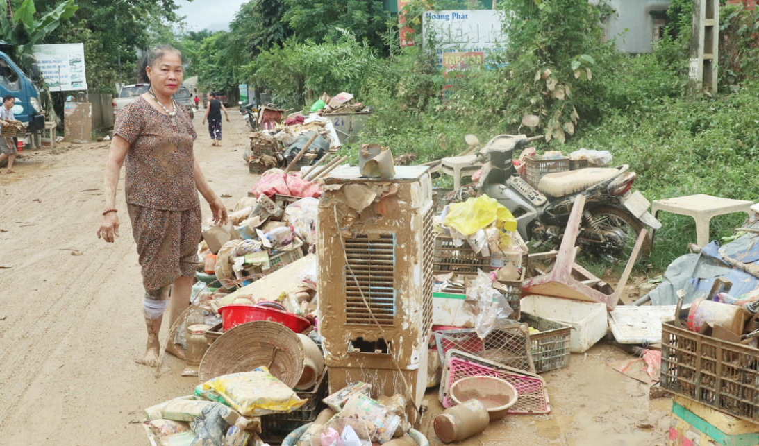 nghe an tieu thuong o thi tran tan lac that than nhin tai san bi cuon troi sau tran mua lu5 nghe an tieu thuong o thi tran tan lac that than nhin tai san bi cuon troi sau tran mua lu5