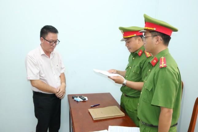 tin tuc an ninh hinh su 3 10 2023 bat nu quai dung thu doan lua vay tien dao han chiem doat gan 30 tin tuc an ninh hinh su 3 10 2023 bat nu quai dung thu doan lua vay tien dao han chiem doat gan 30