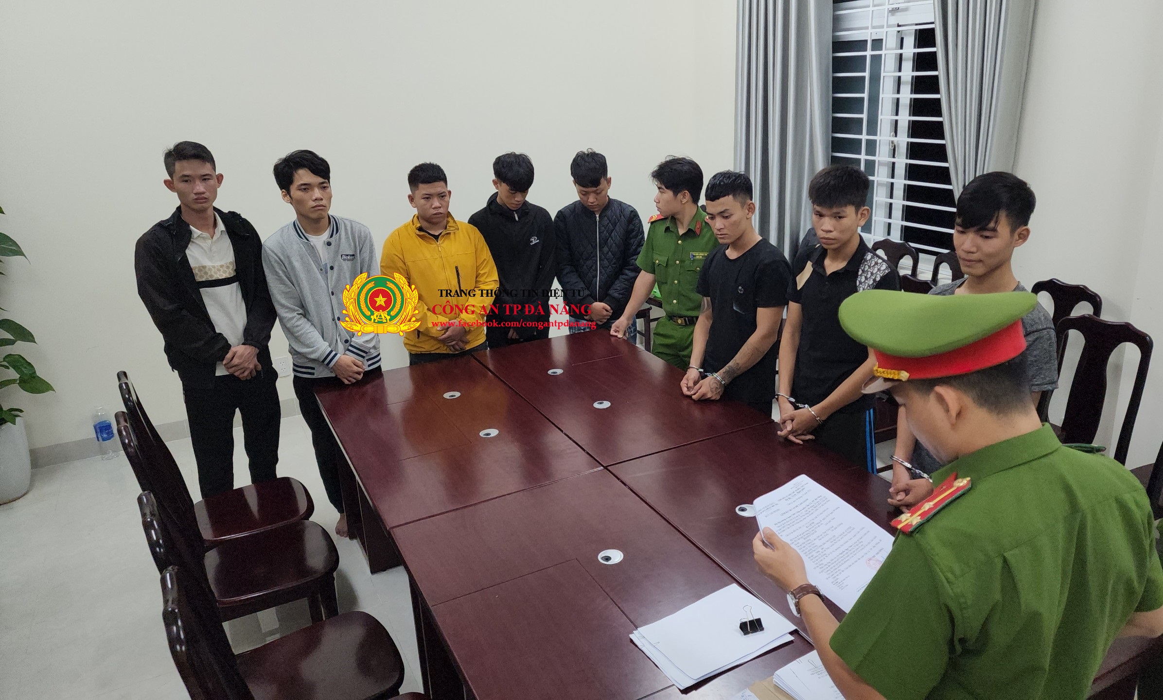 khoi to nhom thanh thieu nien gay roi trat tu thu giu sung va nhieu vu khi nguy hiem khoi to nhom thanh thieu nien gay roi trat tu thu giu sung va nhieu vu khi nguy hiem