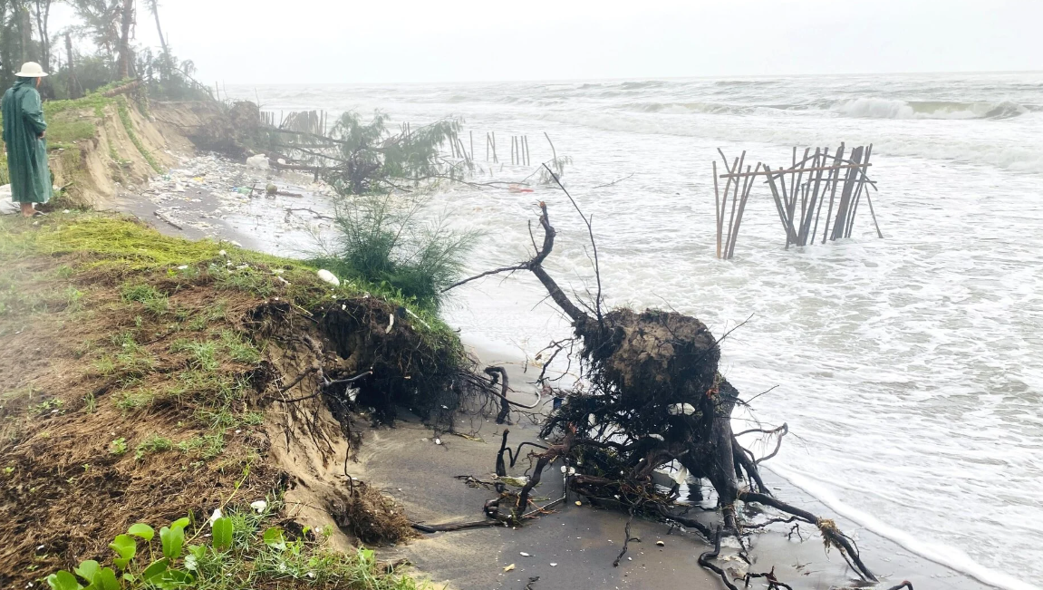 mua lon keo dai da nang so tan hang ngan ho dan khoi vung ron lu ngay trong dem06 mua lon keo dai da nang so tan hang ngan ho dan khoi vung ron lu ngay trong dem06