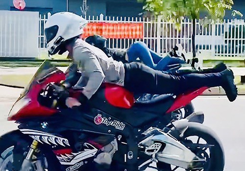 vu nguoi mau ngoc trinh bi bat thay day lai xe mo to cua ngoc trinh la ai3 vu nguoi mau ngoc trinh bi bat thay day lai xe mo to cua ngoc trinh la ai3