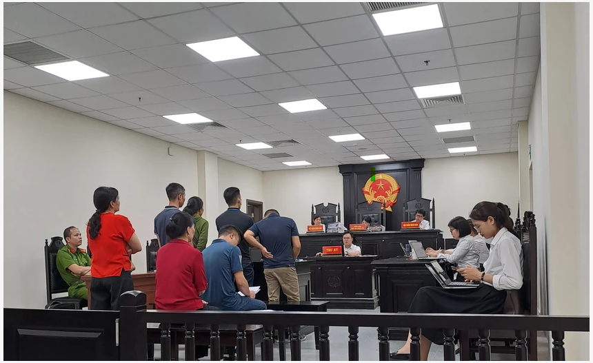 hai cuu can bo cong an o ha noi hau toa vi cao buoc cho vay lai nang va danh bac hai cuu can bo cong an o ha noi hau toa vi cao buoc cho vay lai nang va danh bac