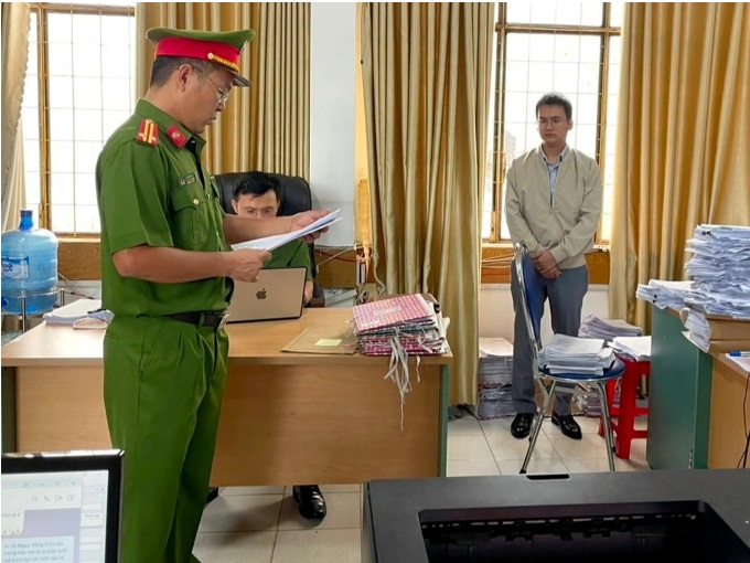 bat nhan vien van phong dang ky dat dai tinh gia lai ve hanh vi nhan hoi lo1 bat nhan vien van phong dang ky dat dai tinh gia lai ve hanh vi nhan hoi lo1