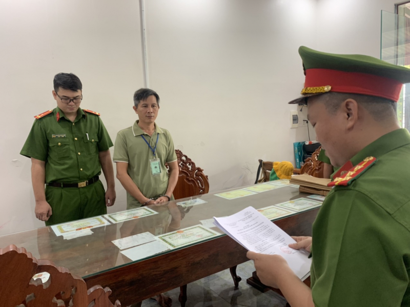 tin tuc an ninh hinh su 21 11 2023 mau thuan tai quan nhau 2 anh em cam ghe hanh hung doi phuong3