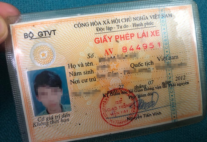 bo truong to lam viec doi giay phep lai xe sang chat lieu nhua pet la can thiet