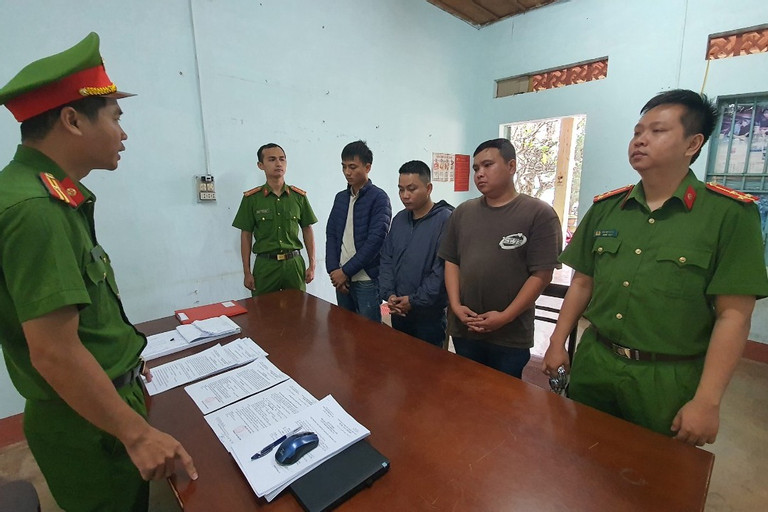 tin tuc an ninh hinh su 26 11 dieu tra vu an chau goi nguoi den hanh hung cau ruot gay thuong tich nang