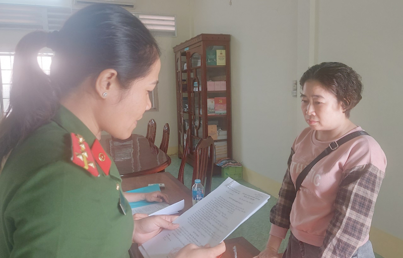 tin tuc an ninh hinh su 5 12 2023 vay bat doi tuong nem tui xach chua 55 000 vien ma tuy tau thoat2