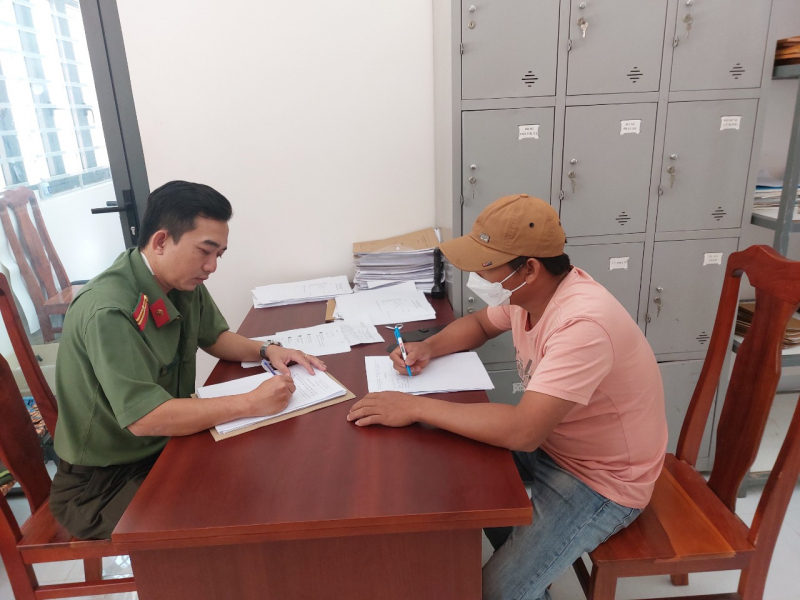 tin tuc an ninh hinh su 8 12 2023 dieu tra vu nguoi dan ong bat ngo tu vong truoc cua phong tro do trung dan1