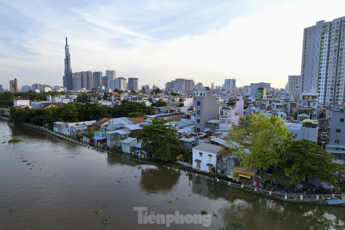 ubnd tp hcm chi dao khan cac don vi lien quan ve vu sat lo ke thanh da