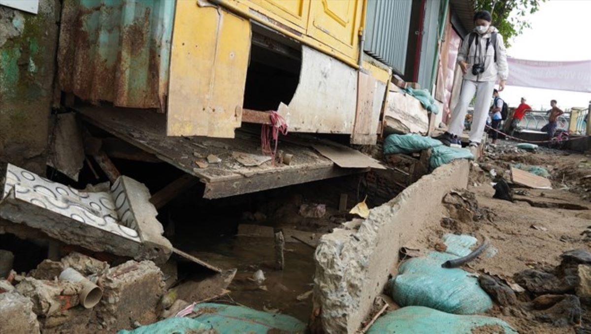 ubnd tp hcm chi dao khan cac don vi lien quan ve vu sat lo ke thanh da12