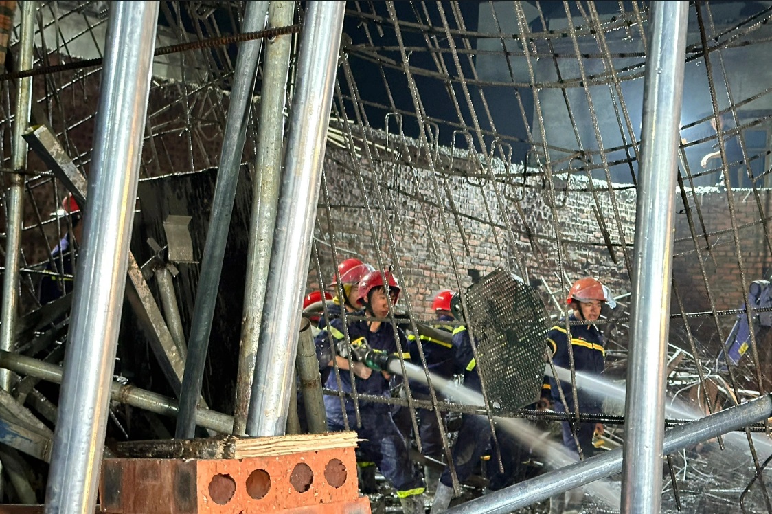 hien truong vu sap gian giao o thanh hoa mot nguoi thiet mang sau khi bi vui lap trong khoi be tong6