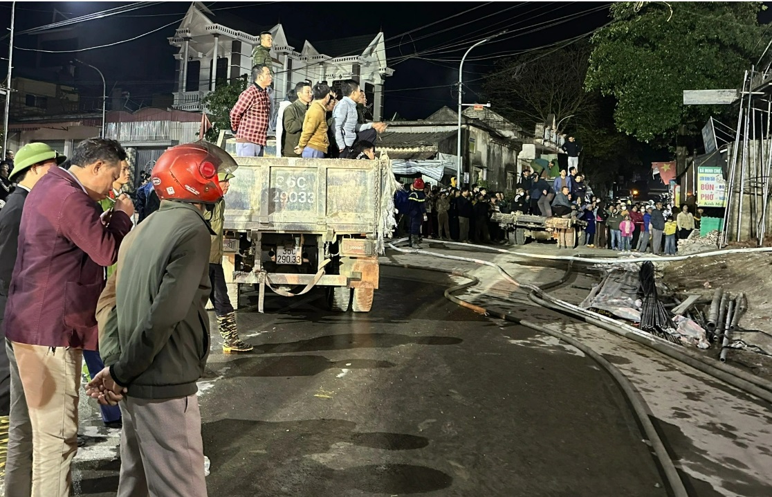 hien truong vu sap gian giao o thanh hoa mot nguoi thiet mang sau khi bi vui lap trong khoi be tong8