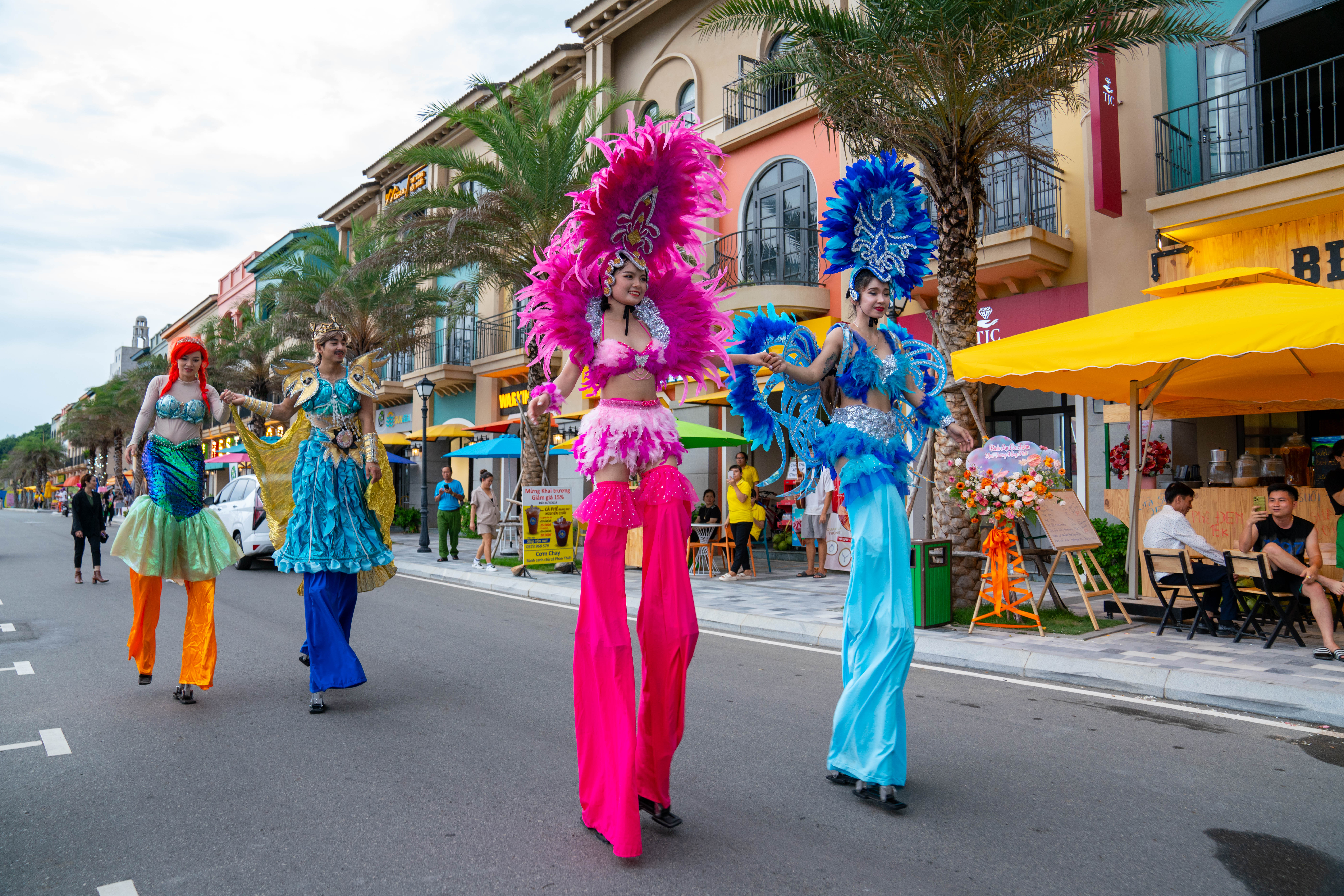 kham pha le hoi day mau sac vibe fest tai novaworld phan thiet tu mung 3 den mung 8 tet2 kham pha le hoi day mau sac vibe fest tai novaworld phan thiet tu mung 3 den mung 8 tet2