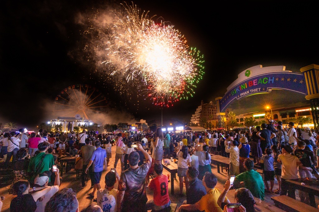 kham pha le hoi day mau sac vibe fest tai novaworld phan thiet tu mung 3 den mung 8 tet41 kham pha le hoi day mau sac vibe fest tai novaworld phan thiet tu mung 3 den mung 8 tet41