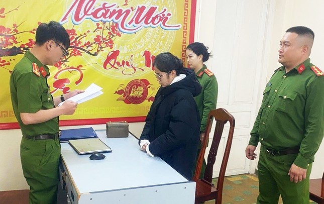 tin tuc an ninh hinh su 23 12 2023 ngan chong su dung dien thoai nguoi dan ba doat mang chong bang dao3 tin tuc an ninh hinh su 23 12 2023 ngan chong su dung dien thoai nguoi dan ba doat mang chong bang dao3