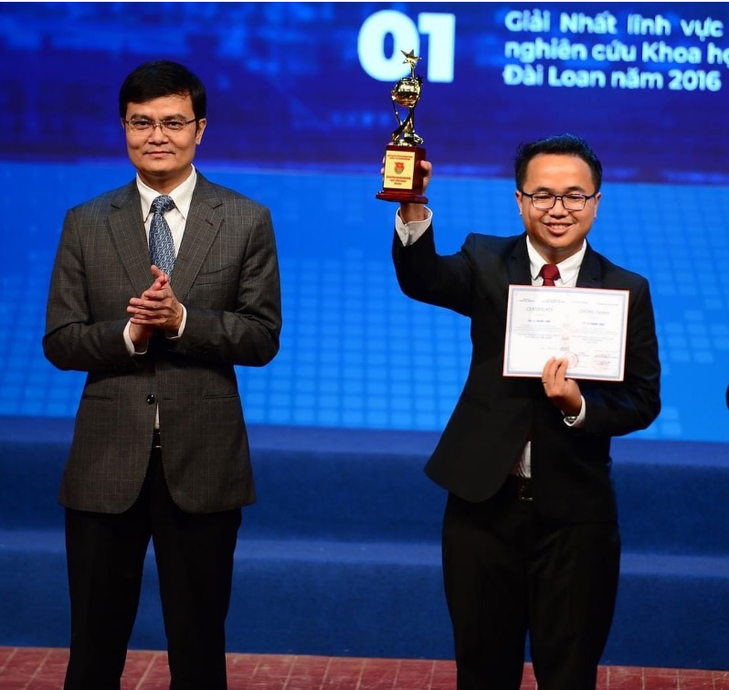 bang vang thanh tich cua tan giao su truong dai hoc bach khoa la cong dan tre tieu bieu tp hcm bang vang thanh tich cua tan giao su truong dai hoc bach khoa la cong dan tre tieu bieu tp hcm
