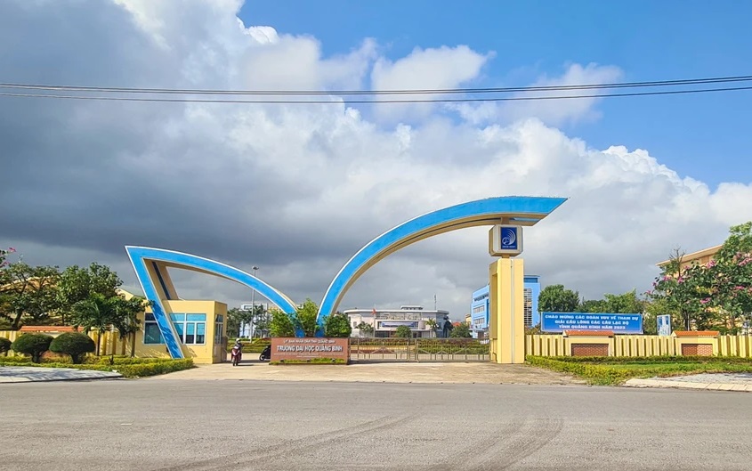 vu hon 100 giang vien nhan vien truong dai hoc quang binh bi no luong lanh dao tinh chi dao nong1 vu hon 100 giang vien nhan vien truong dai hoc quang binh bi no luong lanh dao tinh chi dao nong1