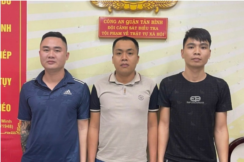 tin tuc an ninh hinh su 15 1 2024 bat nhom tin dung den tat chat ban nem trung thoi vao nguoi phu nu de doi no tin tuc an ninh hinh su 15 1 2024 bat nhom tin dung den tat chat ban nem trung thoi vao nguoi phu nu de doi no