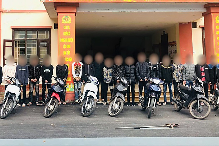 An ninh - Hình sự - Tin tức an ninh hình sự 19/1: Khởi tố nhóm thanh thiếu niên tháo biển số lạng lách, đánh võng gây rối trên đường phố