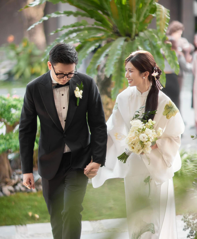 dam cuoi em ut van van cua thuong ngay nang ve tinh te nhe nhang he lo gia the tai phiet cua dang trai4