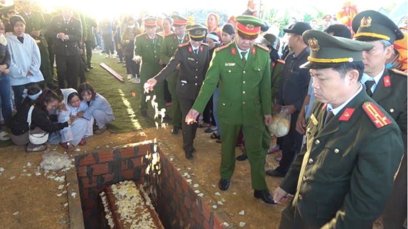 nghen ngao khoanh khac tien biet pho truong cong an phuong hy sinh khi dang lam nhiem vu o hue