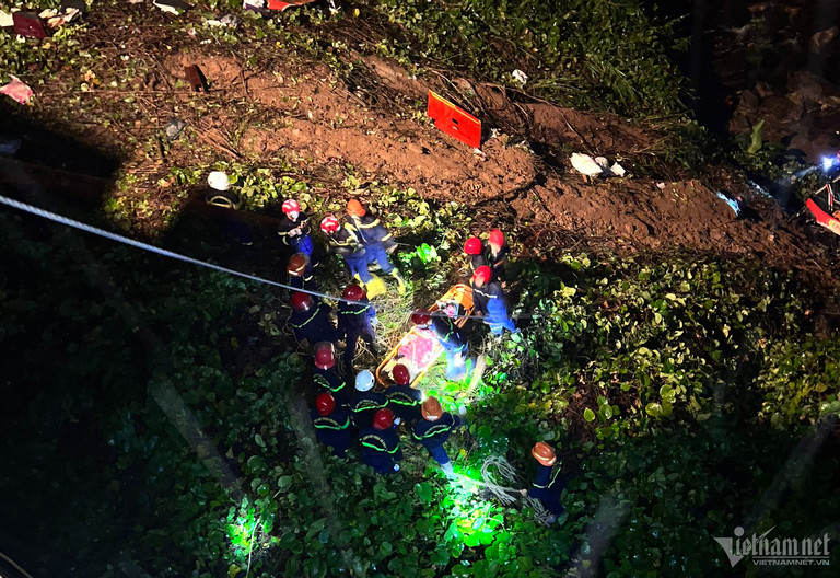 hien truong vu xe khach lao xuong vuc o cao toc la son tuy loan nhieu nguoi thiet mang mat tich4