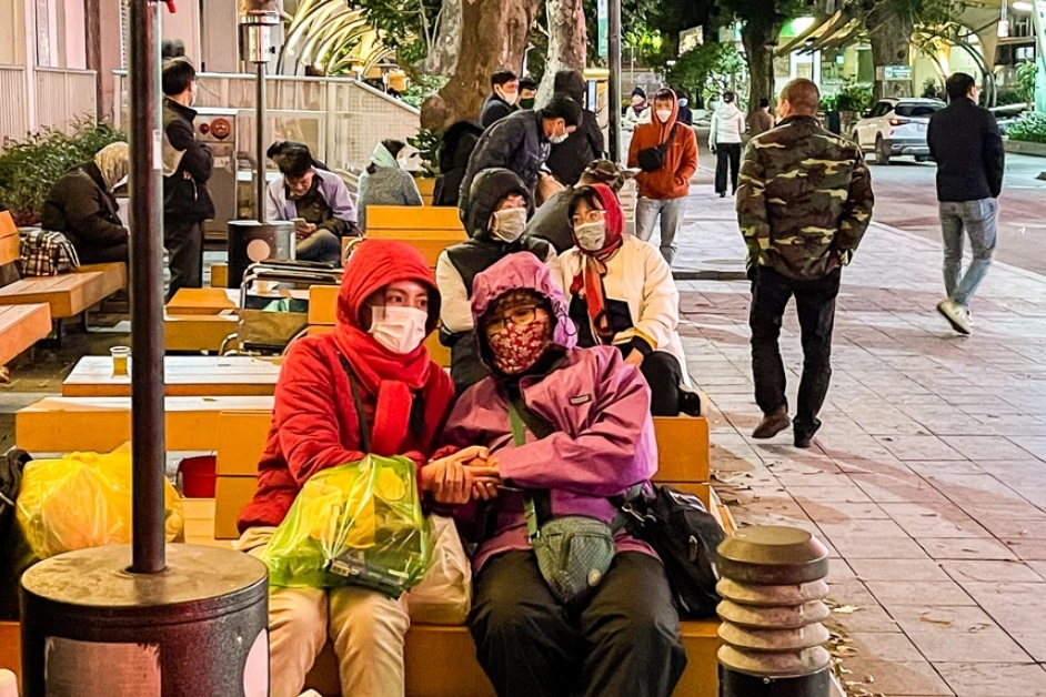 xot xa canh man troi chieu dat co ro trong gia ret cua nguoi nha benh nhan tai cac benh vien7