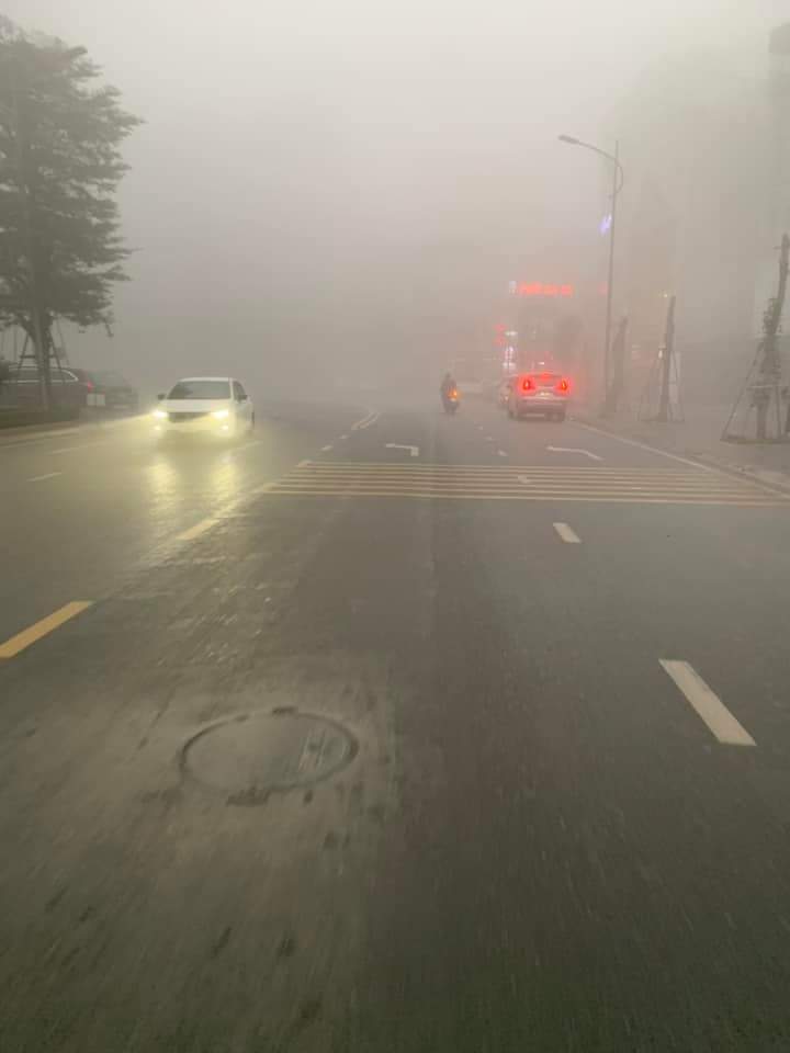 sang som ha noi chim trong suong mu phuong tien di chuyen kho khan18