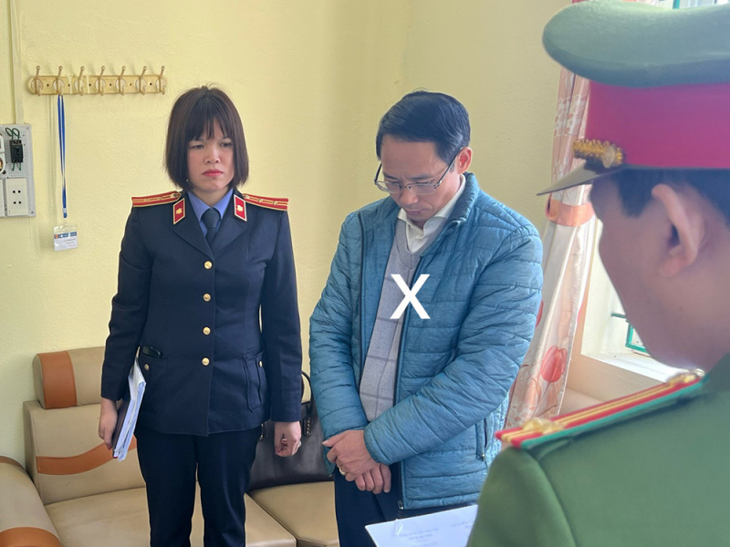 chi tien dich vu moi truong rung sai muc dich mot chu tich xa o lao cai bi khoi to
