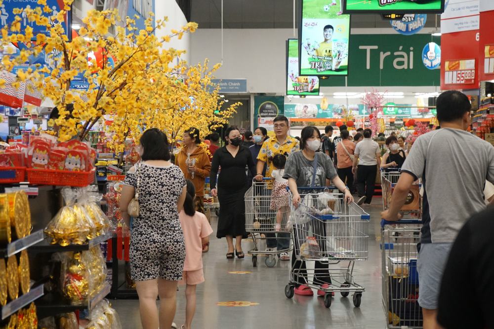 nguoi dan tp hcm do xo den cac sieu thi mua sam trong ngay dau tien nghi tet nguyen dan nguoi dan tp hcm do xo den cac sieu thi mua sam trong ngay dau tien nghi tet nguyen dan