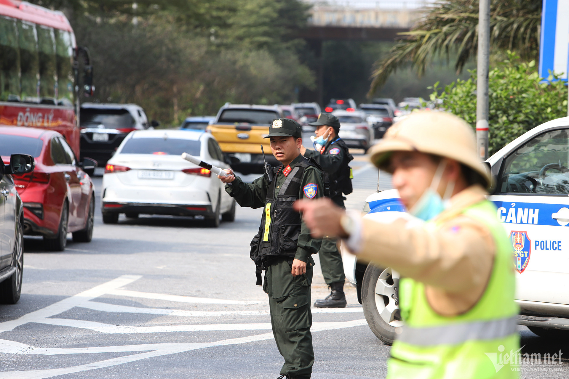 chieu mung 4 tet cua ngo thu do un tac keo dai khi nguoi dan bat dau quay lai ha noi6