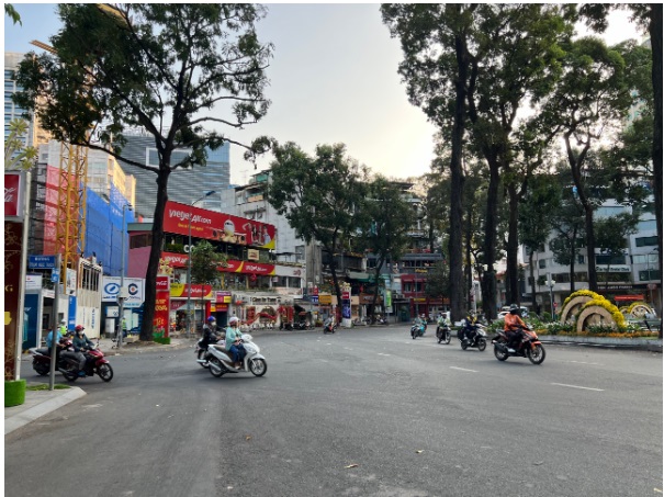 duong pho tp hcm thong thoang trong ngay dau di lam sau ky nghi tet6