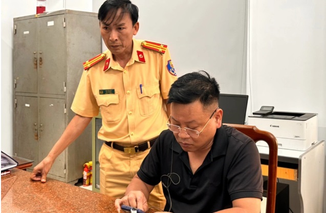 tin tuc an ninh hinh su 21 2 2024 bat nu quai gia nhan vien ngan hang lua dao tren 4 5 ty dong4