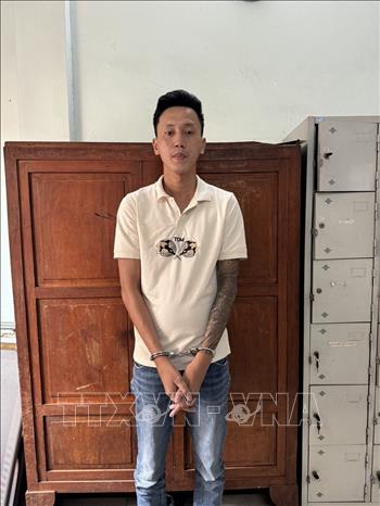 dang tron truy na toi giet nguoi nghi pham sa luoi khi than nhien ve que don tet dang tron truy na toi giet nguoi nghi pham sa luoi khi than nhien ve que don tet
