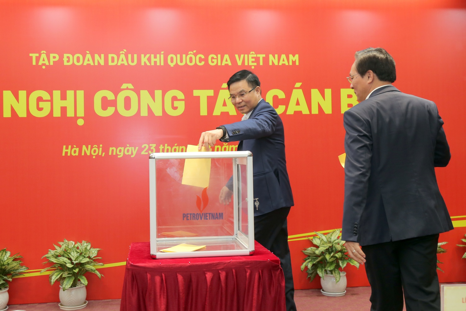 ong le ngoc son nhan tin nhiem cao cho vi tri tong giam doc tap doan dau khi0 ong le ngoc son nhan tin nhiem cao cho vi tri tong giam doc tap doan dau khi0