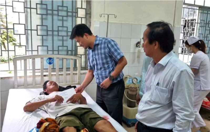 vu tau ca bi dam chim tren bien ngu dan may man thoat nan bang hoang ke lai giay phut sinh tu2